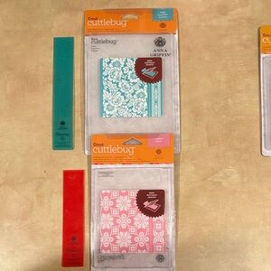Poppy & Foulard  Cricut Cuttlebug Anna Griffin Embossing Folder & Border
